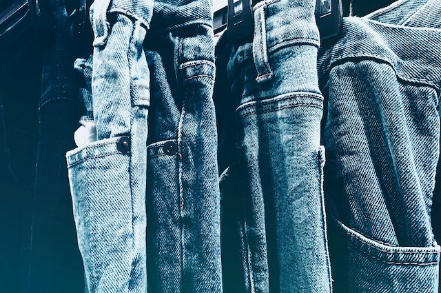 Duurzame werkjeans: stijl en functionaliteit op de werkvloer